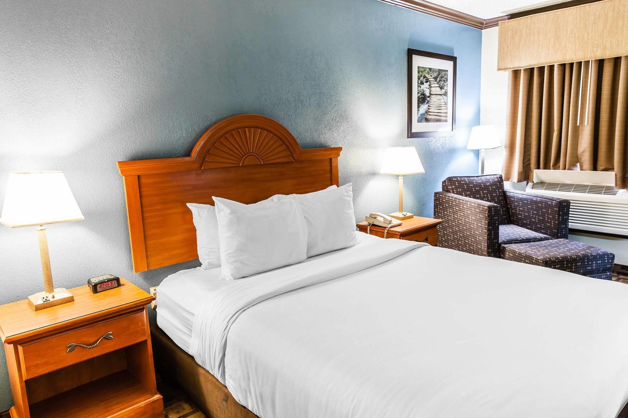 Quality & Quakertown-allentown Hotel Quakertown