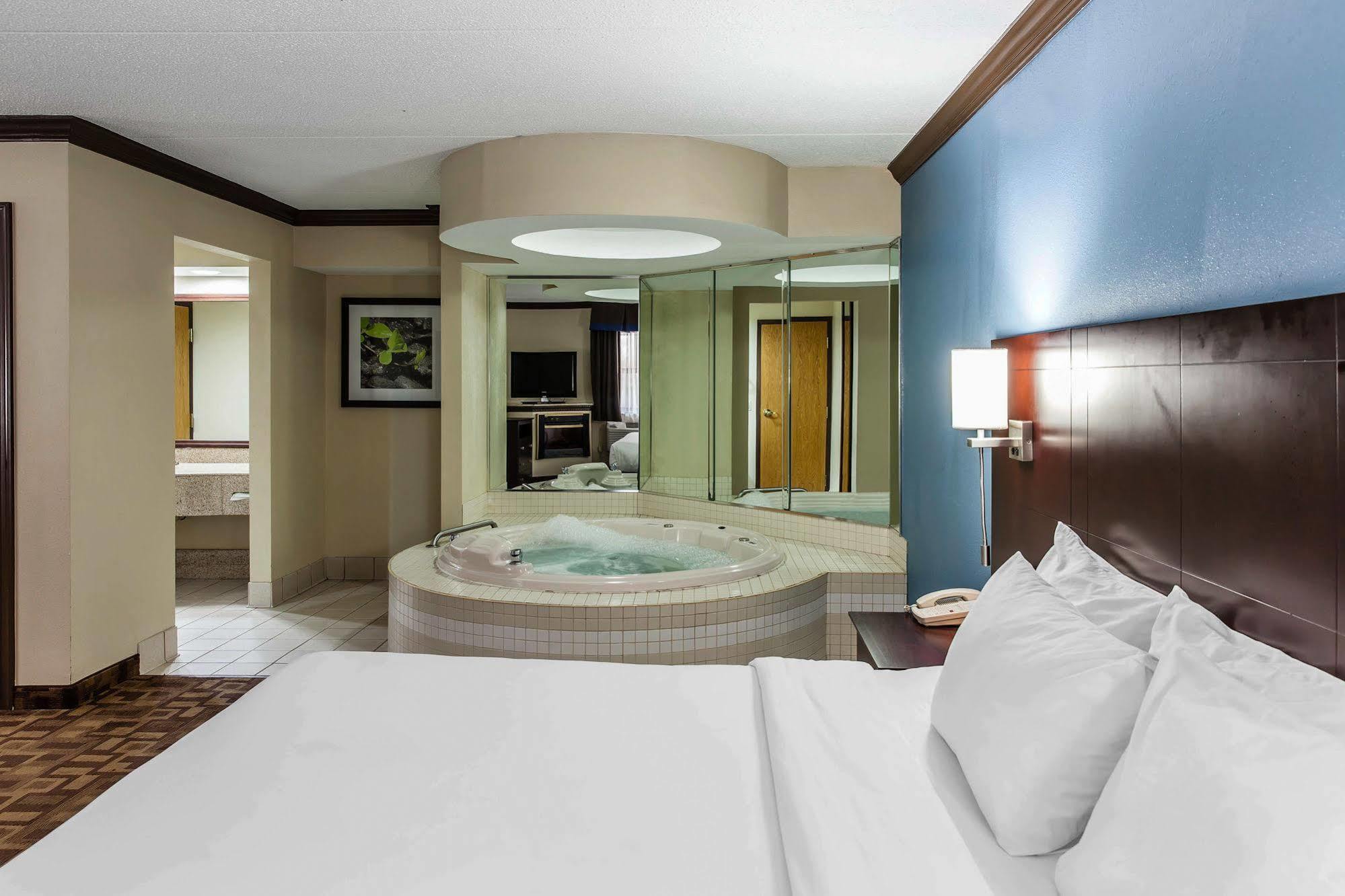Quality & Quakertown-allentown Hotel 3*